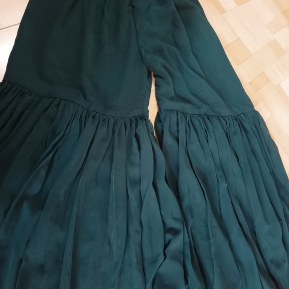 Sequined top and sharara dupatta set - Picture 7 of 11